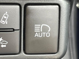 【スマートキー】カバンやポケットに入れたままでもドアの施錠・解錠が可能なスマートキーを装備。エンジンのオン・オフ時もカギを取り出す必要が無いからとっても便利です♪