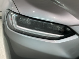 LEDヘッドライトは、点灯の瞬間から最大光量を発揮し、突然暗くなるトンネルなどでの安定感を高めます。