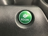 ★ECONスイッチ★ エコドライブを加速しよう!スイッチをONにすると、運転の仕方によるロスを抑え込み燃費をよくするようクルマが頑張ります(*^ー^*)燃費向上にチャレンジ♪