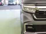 LEDヘッドライトは、点灯の瞬間から光量を発揮し、突然暗くなるトンネルなどでの安定感を高めます。