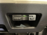 【ETC】有料道路を利用する際に料金所で停止することなく通過できる、ETC車載器(ノンストップ自動料金収受システム機器)が装備されています。セットアップを行うことで利用可能になります。