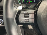 ステアリングにオーディオ操作スイッチが付いています。オーディオ画面に直接タッチしなくても操作が出来ますので、運転に集中できます。