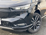 【シーケンシャルターンランプ付きLEDヘッドライト】人気の『流れるウィンカー』付きのLEDヘッドライトを装備♪高級感はもちろん、点灯時は存在感たっぷりで他車からも認識されやすく安心です。