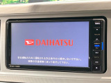 【純正ナビ】人気の純正ナビを装備しております。ナビの使いやすさはもちろん、オーディオ機能も充実!キャンプや旅行はもちろん、通勤や買い物など普段のドライブも楽しくなるはず♪