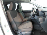 ファブリックで包み込んだベーシックなシートです。通気性が良くて蒸れにくい上に、保温性も高いので冬場でも冷えを感じにくいです♪