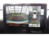 全周囲モニター付で、車庫入れも駐車もラクラクです。