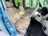 運転席シート廻りは使用感も少なく、良好な状態となっています。丁寧に使われていたことがよくわかりますね。