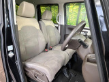 運転席シート廻りは使用感も少なく、良好な状態となっています。丁寧に使われていたことがよくわかりますね。