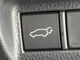 【パワーバックドア】スマートキーや運転席のボタンを押すだけでリアゲートが自動で開閉します!荷物を持っている時や、高い位置にあるバックドアを閉める際に便利な機能です♪