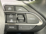 【レーダークルーズコントロール】高速道路での長距離走行が楽に!!自動で速度を保つクルーズコントロールが、衝突軽減システムと連携し、前方の車両を感知して車間を保つように速度調節してくれます!!
