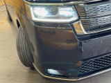【シーケンシャルターンランプ付きLEDヘッドライト】人気の『流れるウィンカー』付きのLEDヘッドライトを装備♪高級感はもちろん、点灯時は存在感たっぷりで他車からも認識されやすく安心です。