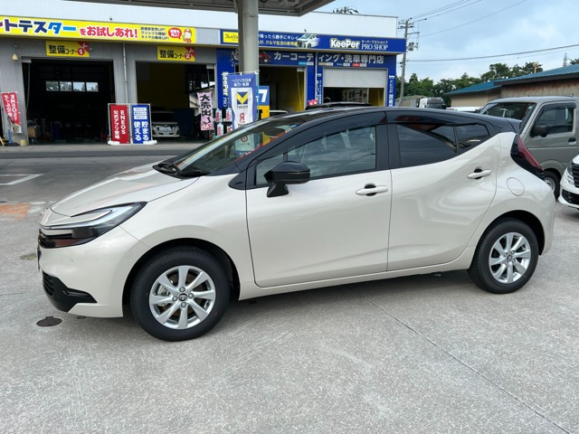 アクア  1.5 Z E-Four 4WD