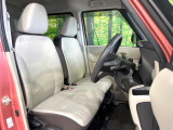 運転席シート廻りは使用感も少なく、良好な状態となっています。丁寧に使われていたことがよくわかりますね。