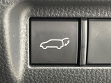 【パワーバックドア】スマートキーや運転席のボタンを押すだけでリアゲートが自動で開閉します!荷物を持っている時や、高い位置にあるバックドアを閉める際に便利な機能です♪
