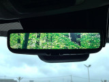 【デジタルインナーミラー】後席の大きな荷物や同乗者で後方が確認しづらい時でも安心!カメラが撮影した車両後方の映像をルームミラー内に表示。クリアな視界で状況の確認が可能です!