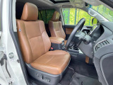 運転席シート廻りは使用感も少なく、良好な状態となっています。丁寧に使われていたことがよくわかりますね。