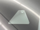 【三菱e-Assist】走行中に前方の車両等を認識し、衝突しそうな時は警報とブレーキで衝突回避と被害軽減をアシスト。より安全にドライブをお楽しみいただけます。