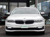 BMW在庫保有台数常時100台以上!ご来店の際はBMW本店(厚木市下荻野140-1)にご来店ください!弊社自慢の全天候型ショールーム!BMW在庫保有台数常時100台以上ございます!