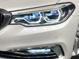●LEDヘッドライト:夜間走行時も良好な視界を確保し安心して運転できる高輝度LEDヘッドライトを装備!点灯速度が早く、消費電力も抑えられています。