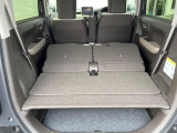 普段のお買い物や通勤、送迎等に十分な荷室スペースを確保しております。セカンドシートを倒すと、大きな荷物の積載も可能です♪