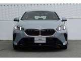 BMWの代名詞の【キドニーグリル】グリルが腎臓のように見えるので【キドニー】と呼ばれるようになりました。一目見ただけでBMWであると認識できる確固たるアイコンとして存在感を放ちます。
