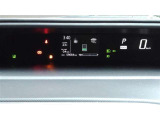 とっても見やすいメーターです。夜間時はラグジュアリーな気分にさせてくれる照明が魅力ですので、夜のドライブも楽しみになりますよ♪