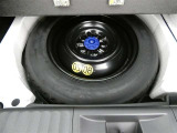 【応急用タイヤ】応急用タイヤが付属します。こちらもしっかりと点検してお渡しいたします。