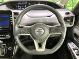 【ステアリングスイッチ】運転中、前方から目線をそらすことなく、オーディオ等の操作が可能な便利機能!安心&快適なドライブを演出してくれます♪