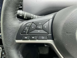 ナビの音量など車両情報を手元で操作できるハンドルスイッチ付き。