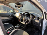 フロントガラスが大きいので、広い視界でとても運転しやすいお車です(*'&omega;'*)