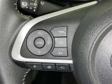 ステアリングスイッチ装備!運転しながら手元でオーディオの操作などができます。