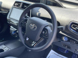 【運転席】座り心地が良いシートなので長時間の運転でも快適にお過ごしいただけます。新品のフロアマットのご注文も可能です。掲載箇所以外にご希望の写真がございましたらお気軽にお問い合わせ下さい。