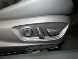 【電動シート】運転席シートの位置調整はスイッチ操作だけ!微調整もできますよ。