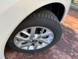 185/65R15タイヤと専用アルミホイール付き!冬タイヤは別途ご用意が必要です。ぜひご相談ください(^^♪