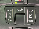 【両側パワースライドドア】スマートキーや運転席のスイッチで後席両側スライドドアの開閉が可能♪電動だから力を入れてドアを開ける必要が無く、小さなお子様でも簡単に開け閉めでき快適です♪
