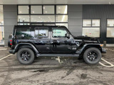 Jeep全車種共通の台形型ホイールアーチは走破性を高めております。