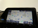 9.8インチのディスプレイオーディオ装着です。スマホとの通信で様々なサービスが楽しめます。TV視聴にも対応しています。
