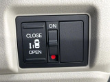 【パワースライドドア】スマートキーや運転席のスイッチで後席スライドドアの開閉が可能♪電動だから力を入れてドアを開ける必要が無く、小さなお子様でも簡単に開け閉めでき快適です♪