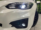 【LEDヘッドライト】悪天候や夜間走行時も良好な視界を確保し安心して運転できる高輝度LEDヘッドライトを装備!点灯速度が早く、消費電力も抑えられています。