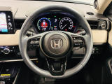 ステアリングには手をはなさずにシフトチェンジがおこなえるパドルシフトが付いています!マニュアル車のような感覚で操作することが出来ます。運転の楽しみが広がります!