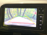 【バックカメラ】駐車時に後方がリアルタイム映像で確認できます。大型商業施設や立体駐車場での駐車時や、夜間のバック時に大活躍!運転スキルに関わらず、今や必須となった装備のひとつです!