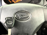 【キーレス】少し離れた場所からでもボタン一つでドアの開錠・施錠ができるのでとっても便利!ドアの鍵穴周りに傷をつけることもありません♪