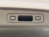 パワーテールゲート装備!荷物を持っていてもスイッチ一つでテールゲートの開閉が可能です!パワーテールゲートは運転席からも操作することが可能です!