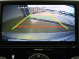 バックカメラが付いているので後方確認が非常にしやすいです。今や運転初心者も熟練者も必須装備!ついていて損はないですね♪