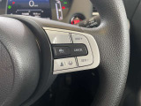 アダプティブクルーズコントロール】予め設定した車速内でクルマが自動的に加減速。前走車との適切な車間距離を維持しながら追従走行します。【LKAS】車線維持支援システムでステアリング操作を支援。