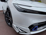 【LEDヘッドライト】悪天候や夜間走行時も良好な視界を確保し安心して運転できる高輝度LEDヘッドライトを装備!点灯速度が早く、消費電力も抑えられています。