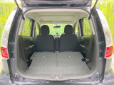 積み下ろしのしやすいデッキにはたっぷりと荷物を積み込んでいただけます。遊びから仕事まで、様々なシーンで頼れます♪