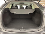 【トランク】積み込みやすくて、たっぷり積める荷室です。シートアレンジできるものは、乗車人数と荷物の量や大きさによってシートを動かすことができるので、より快適なドライブが可能です!
