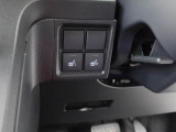 【シートヒーター】運転席と助手席をそれぞれ独立して操作できるため、座る人と室内温度にあわせた快適なシート温度が得られます♪
