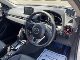 【運転席】座り心地が良いシートなので長時間の運転でも快適にお過ごしいただけます。新品のフロアマットのご注文も可能です。掲載箇所以外にご希望の写真がございましたらお気軽にお問い合わせ下さい。